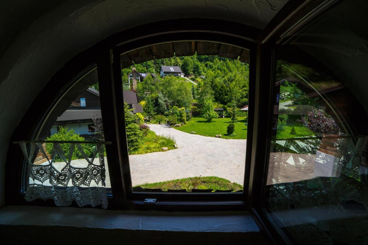 Casa Poveste Pensiunea-Muzeu Moldvahosszúmező Kültér fotó